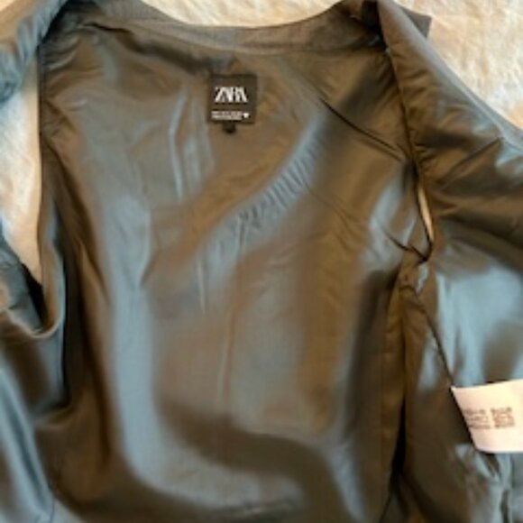 Zara Gray Buttoned Vest - Picture 5 of 6